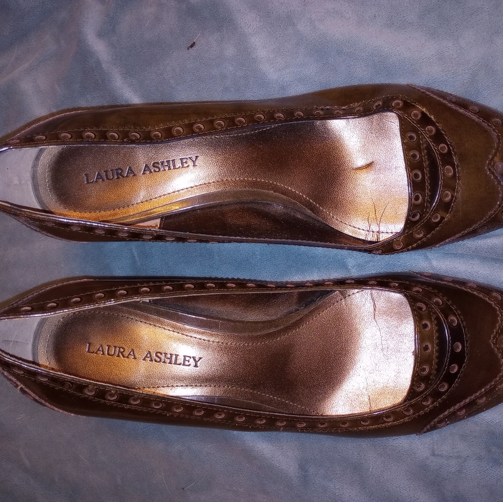 Spectater Pumps Size 10